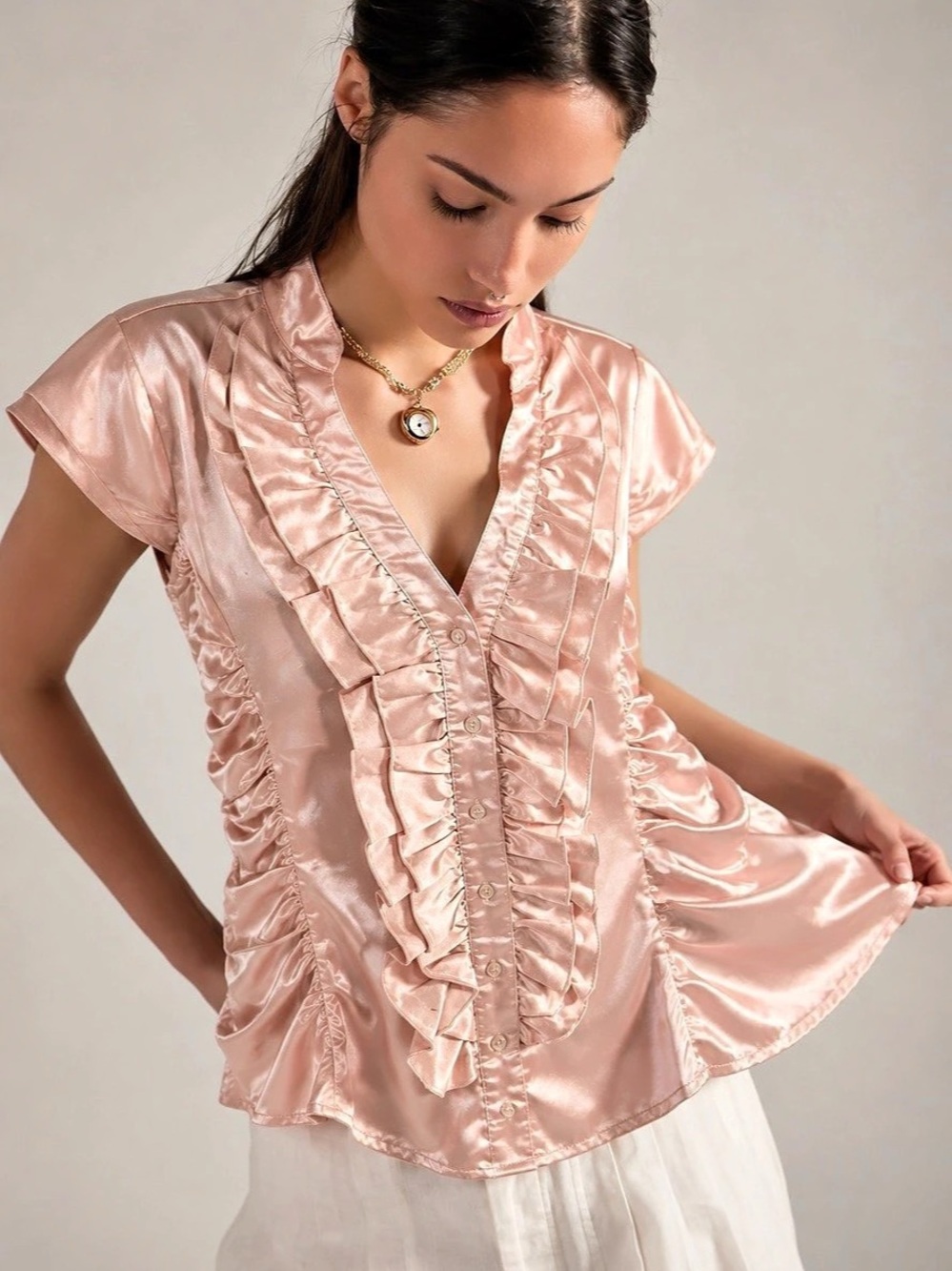 345. Suzy by Suzy Shier Ruffle Satin Blouse in Pink Size Small Like New